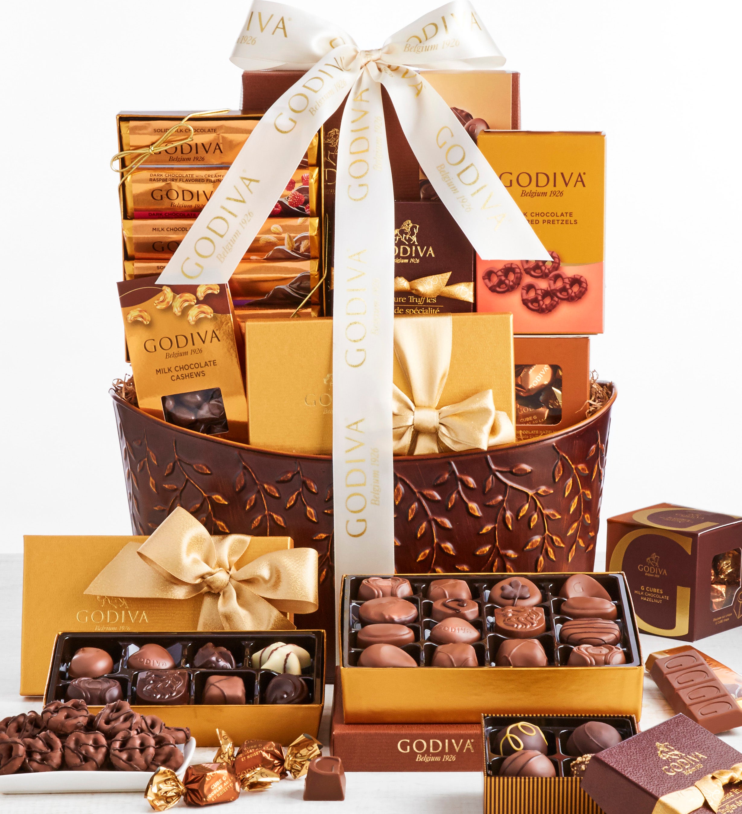 Exclusive Godiva Divine Chocolates Basket   Grand